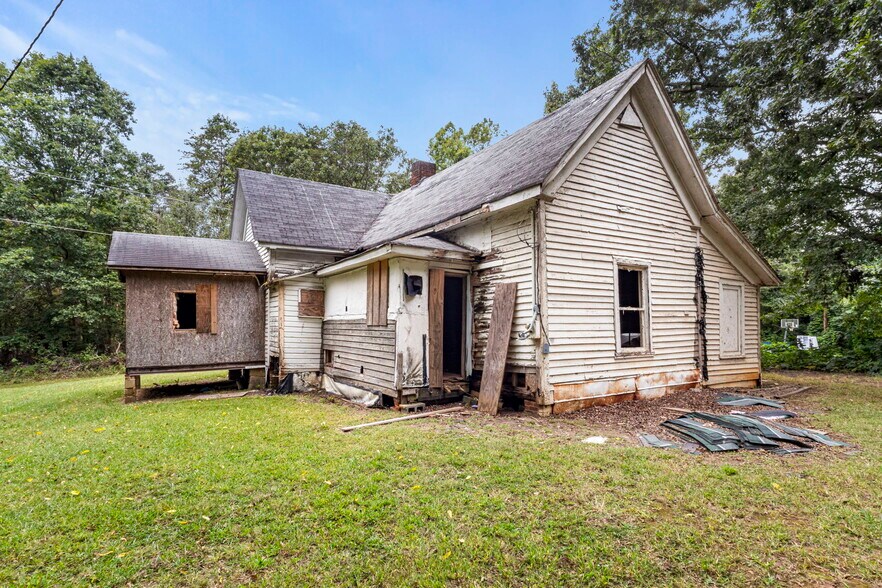 More Photos Of 229 W Liberty St, Forest City Apartments For Sale