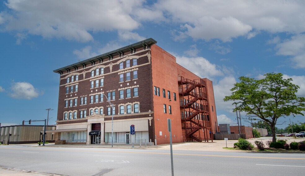 Primary Photo Of 303 W Broadway Ave, Enid Office Residential For Lease