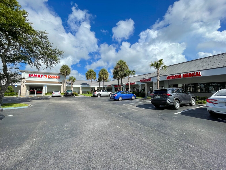 More Photos Of 2501-2565 N Dixie Hwy, Lake Worth Unknown For Lease