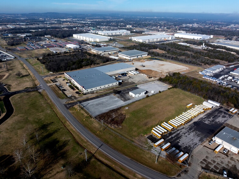 More Photos Of 333 Maddox-simpson Pky, Lebanon Warehouse For Lease
