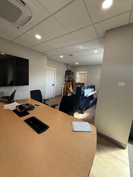 More Photos Of 2318 Ridge Rd, Eau Claire Warehouse For Lease