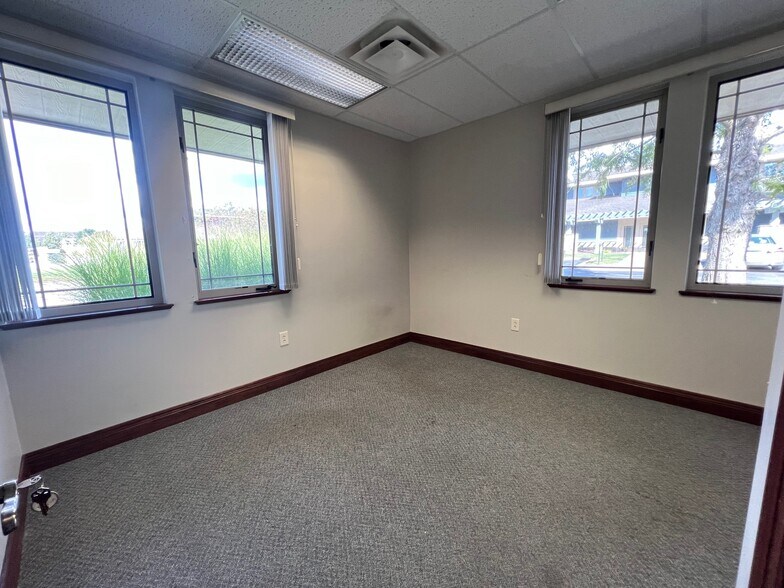 More Photos Of 10-24 Remick Blvd, Springboro Medical For Sale