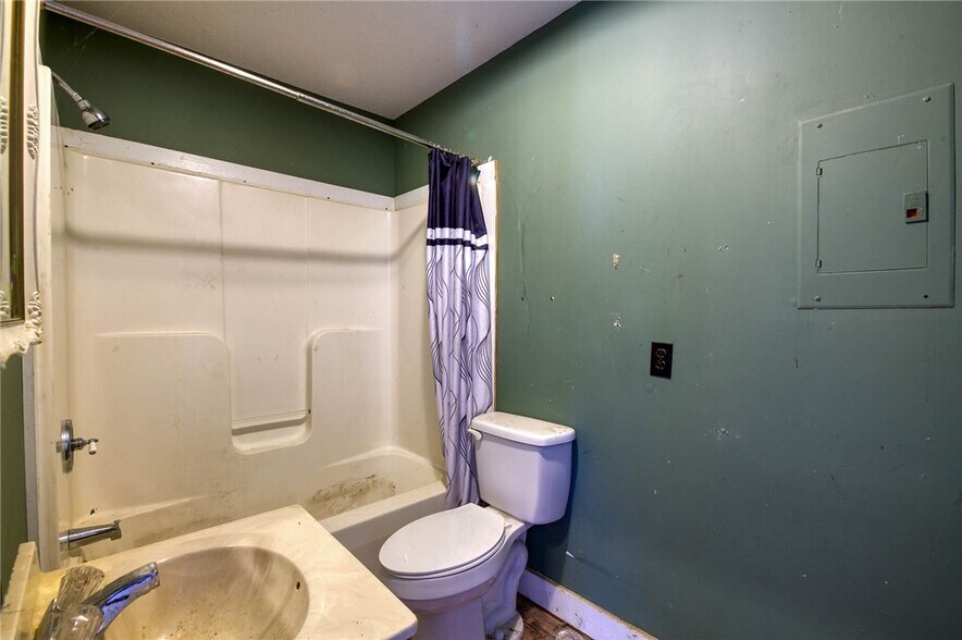 More Photos Of 810 Sportin Life Ln, Westminster Freestanding For Sale