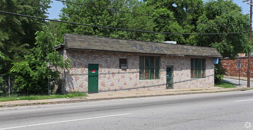 Primary Photo Of 1531 Locust St, Curtis Bay Freestanding For Lease