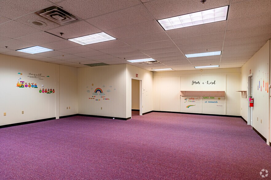 More Photos Of 951 S 13th St, Harrisburg Light Manufacturing For Sale