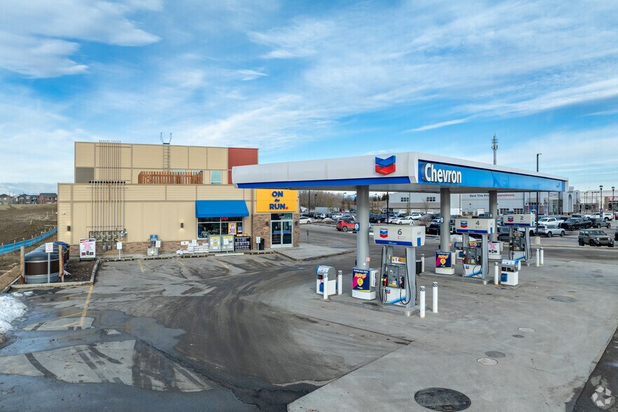 More Photos Of 4 River Heights Dr, Cochrane Storefront For Lease