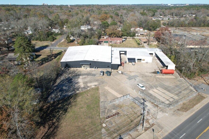 More Photos Of 8100 Colonel Glenn Rd, Little Rock Warehouse For Sale