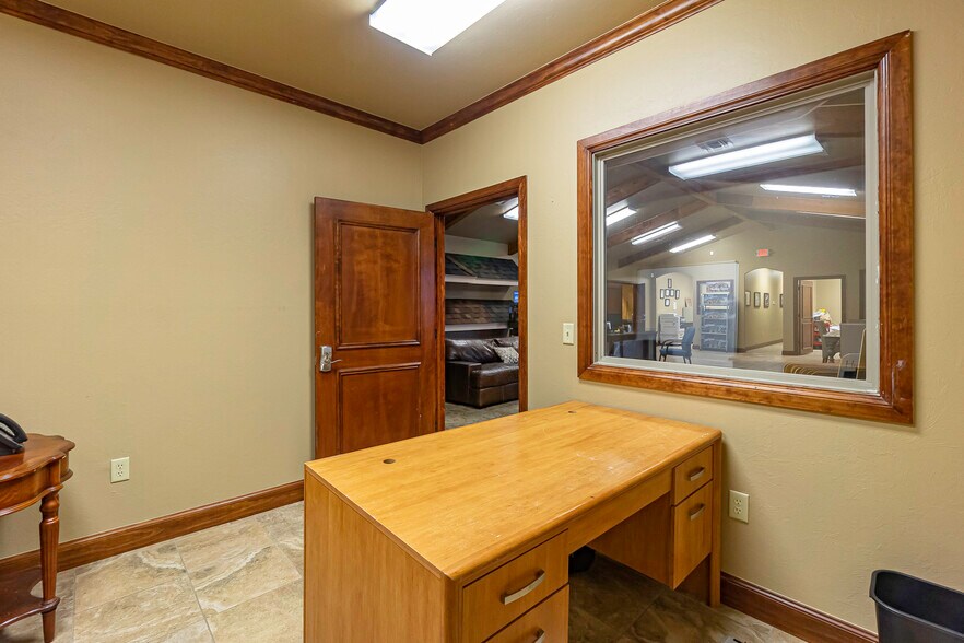 More Photos Of 1302 SW Lee Blvd, Lawton Storefront Retail Office For Lease