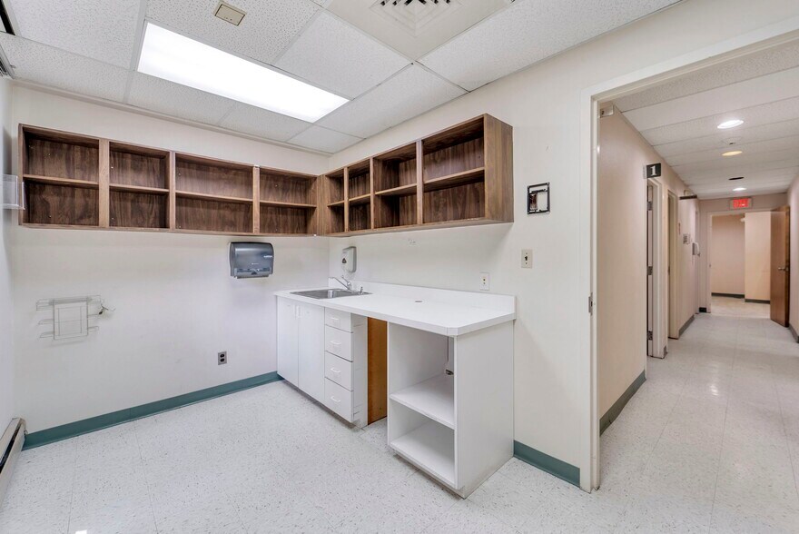 More Photos Of 99 Dutch Hill Rd, Orangeburg Medical For Sale