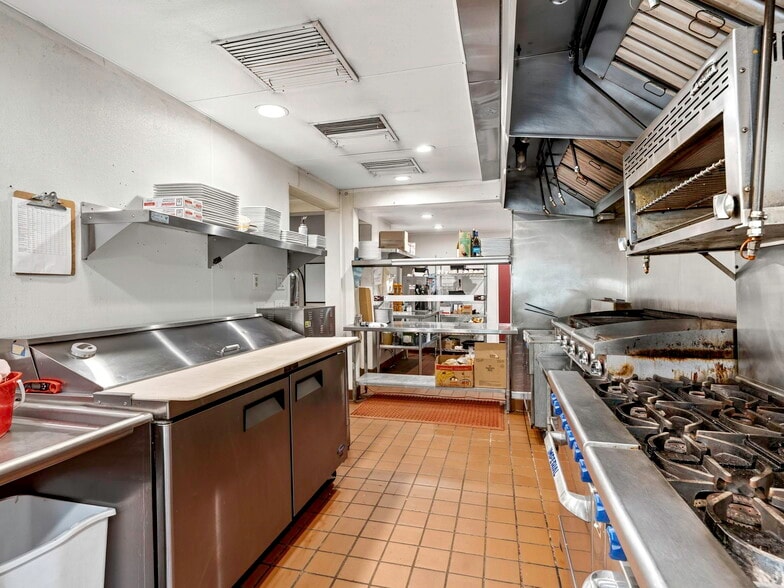 More Photos Of 16451 Golf rd, Cobb Golf Course Driving Range For Sale