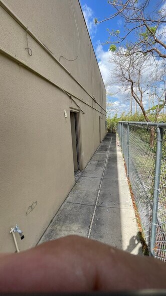 More Photos Of 16300 SW 137th Ave, Miami Warehouse For Sale