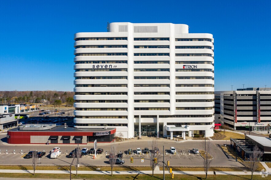 More Photos Of 888 W Big Beaver Rd, Troy Coworking Space