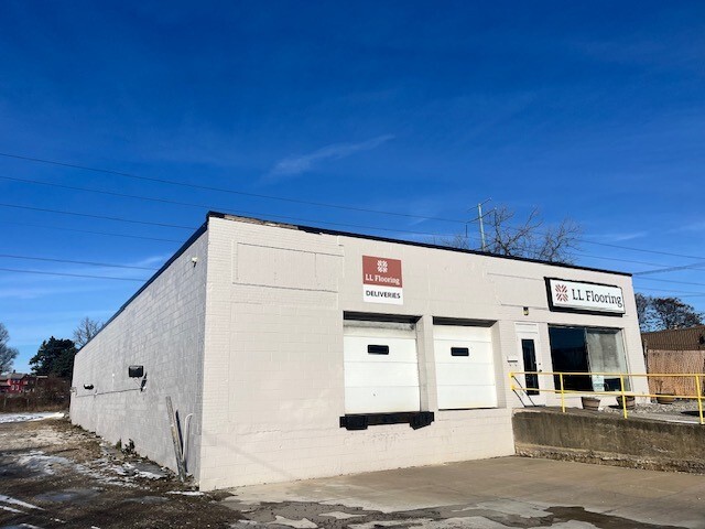 Primary Photo Of 540 Brookpark Rd, Cleveland Warehouse For Sale