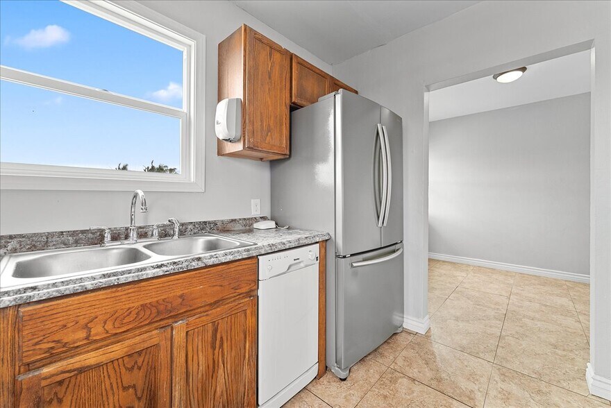 More Photos Of 622 S Pacific Coast Hwy, Redondo Beach Apartments For Sale