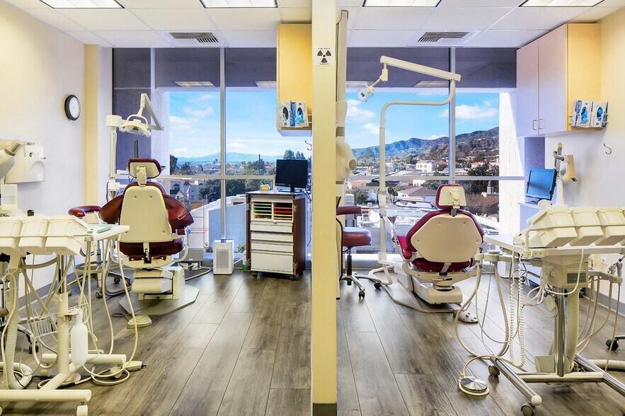 More Photos Of 500 E Olive Ave, Burbank Medical For Lease