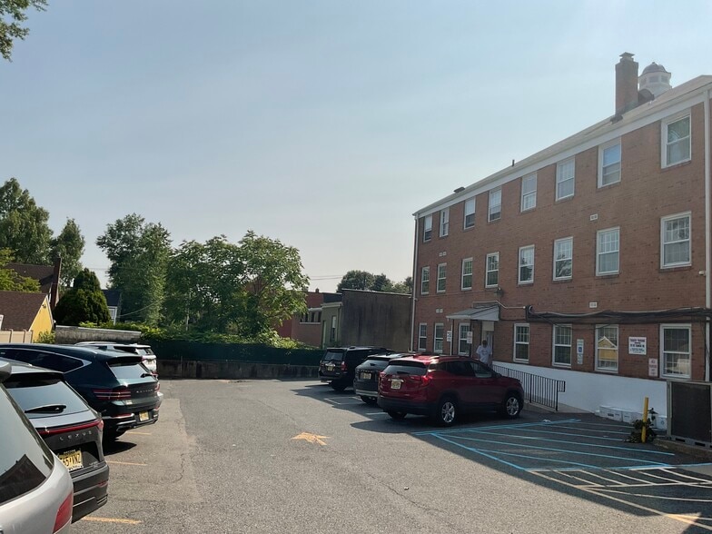 Primary Photo Of 751 Teaneck Rd, Teaneck Medical For Sale