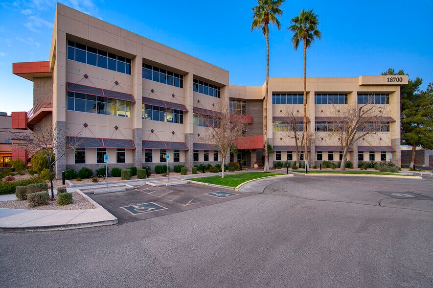 More Photos Of 18700 N 64th Dr, Glendale Medical For Lease