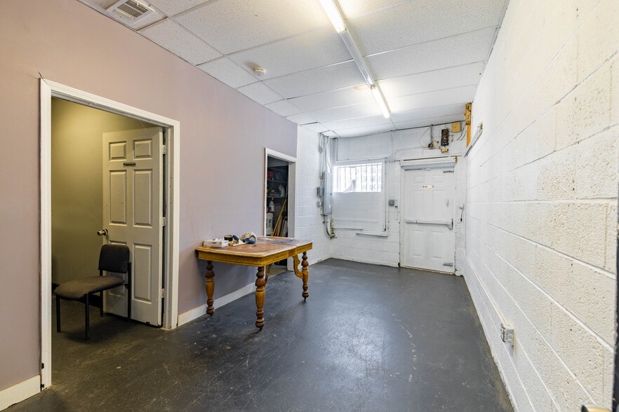 More Photos Of 22220-22228 Gratiot Ave, Eastpointe Storefront Retail Office For Sale