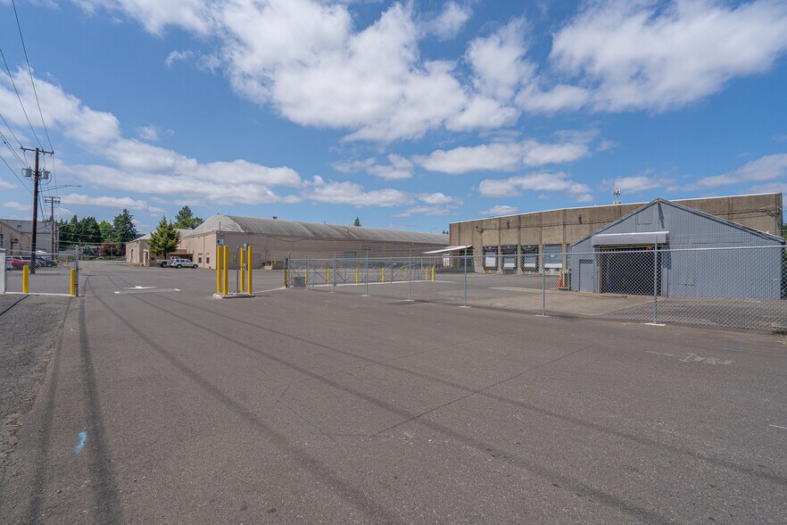 More Photos Of 845 Bassett St NW, Salem Manufacturing For Sale