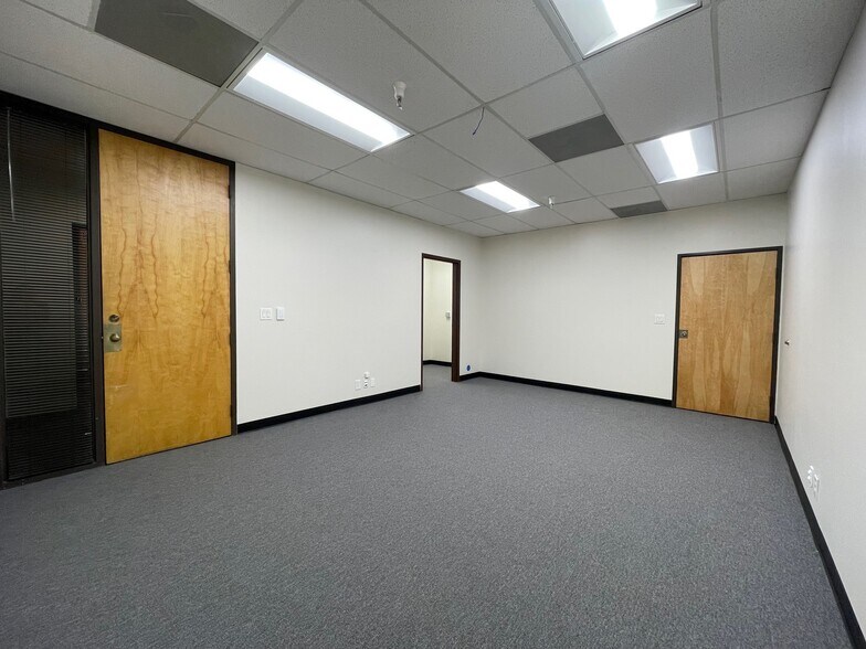 More Photos Of 190 S Orchard Ave, Vacaville Office For Lease