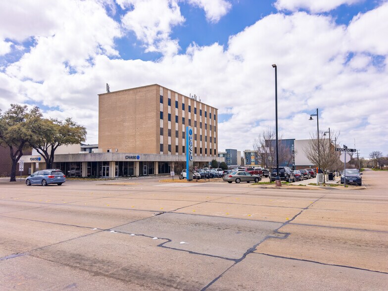 More Photos Of 111 S Garland Ave, Garland Office For Sale