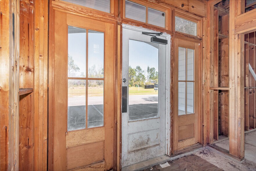 More Photos Of 100 Timber Trail Rd, Richmond Hill Office For Sale