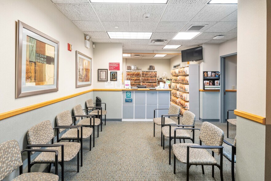 More Photos Of 21008 Northern Blvd, Bayside Medical For Lease