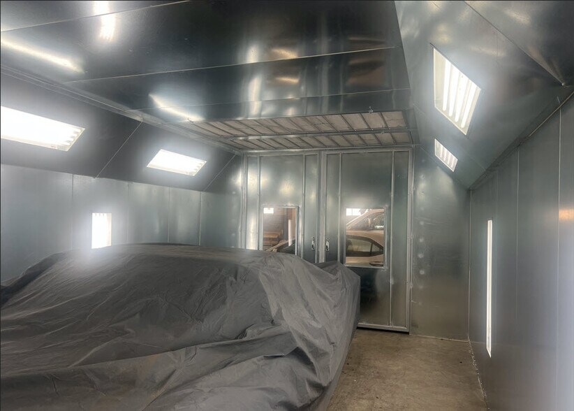 More Photos Of 6740 Crenshaw Blvd, Los Angeles Auto Repair For Lease