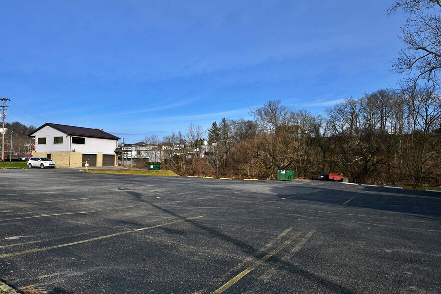 More Photos Of 104 Park Blvd, Clarksburg Restaurant For Sale