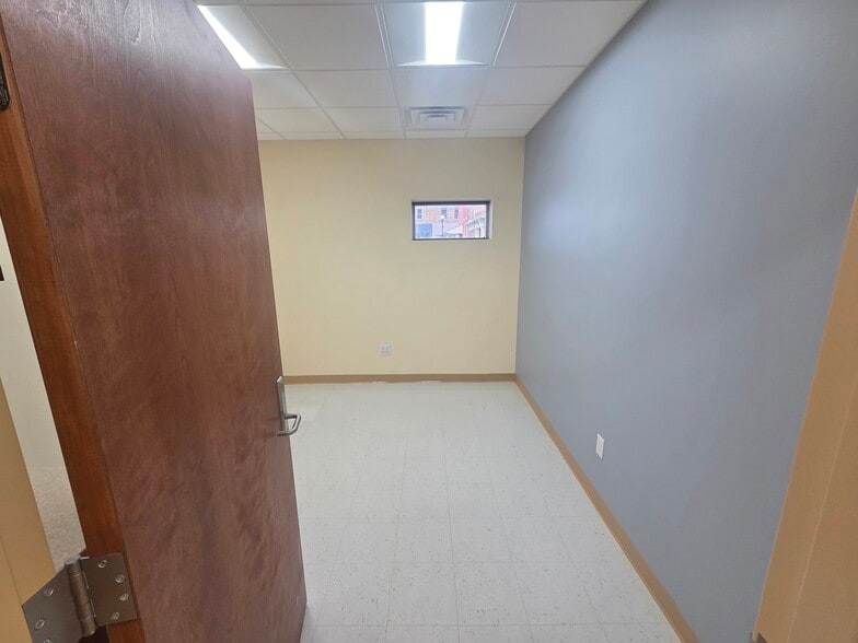 More Photos Of 2054 Sycamore Ave, Buena Vista Storefront For Lease