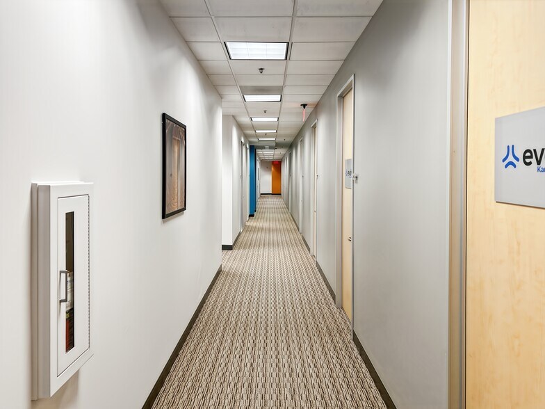 More Photos Of 7500 College Blvd, Overland Park Coworking Space