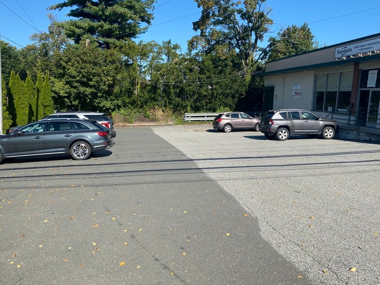 More Photos Of 800 E Boston Post Rd, Mamaroneck Storefront For Sale