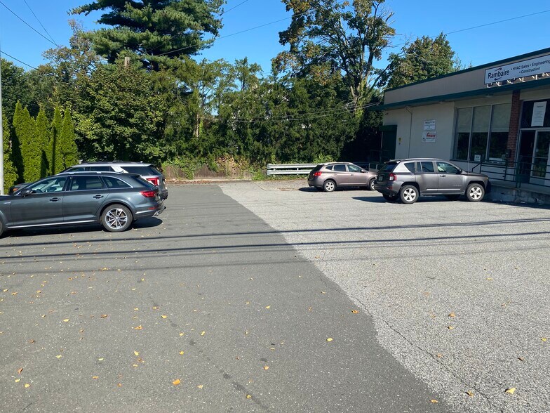 More Photos Of 800 E Boston Post Rd, Mamaroneck Storefront For Lease