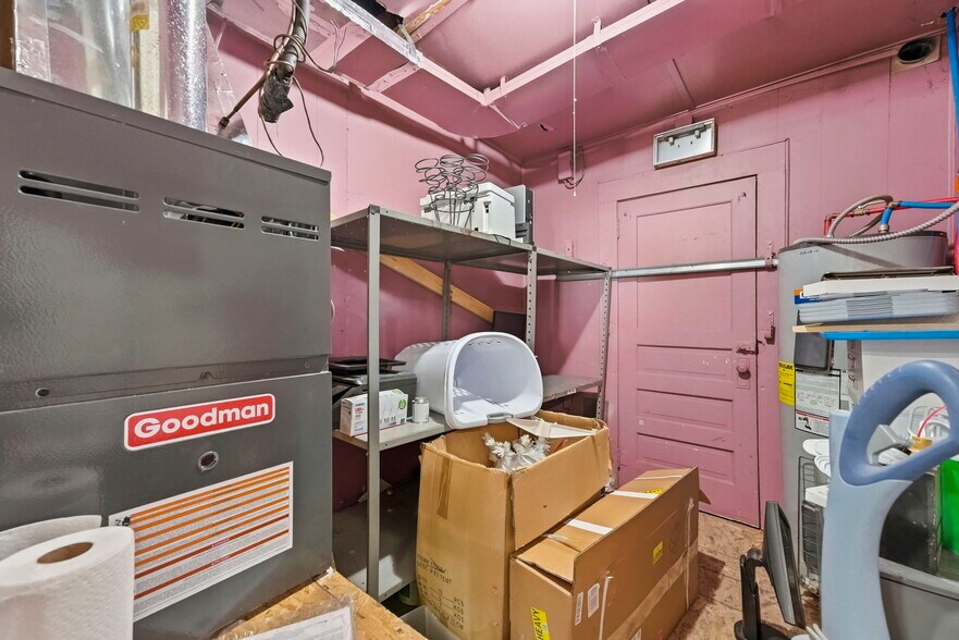 More Photos Of 115 E King St, Garrett General Retail For Sale