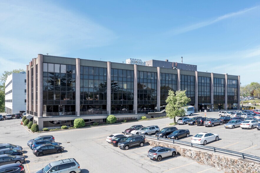 More Photos Of 984 N Broadway, Yonkers Medical For Lease
