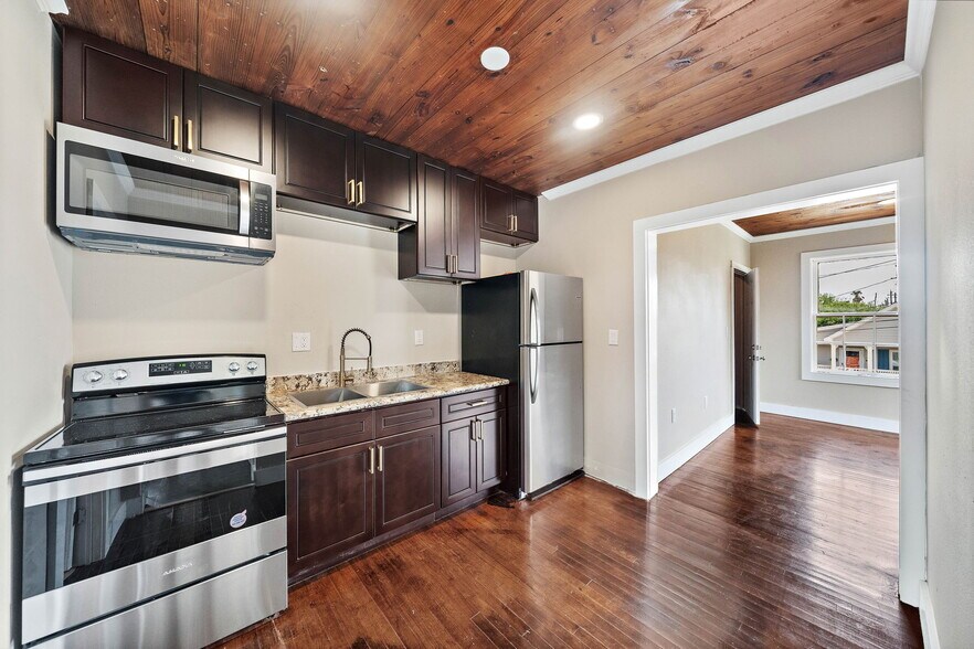 More Photos Of 1811 21st St, Galveston Apartments For Sale