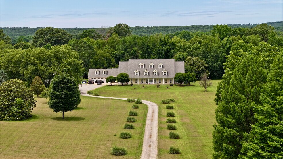 More Photos Of 3144 Riverbend Rd, Heber Springs Hotel For Sale
