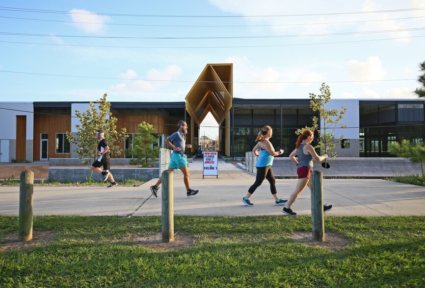 More Photos Of 600 N Shepherd Dr, Houston Unknown For Lease