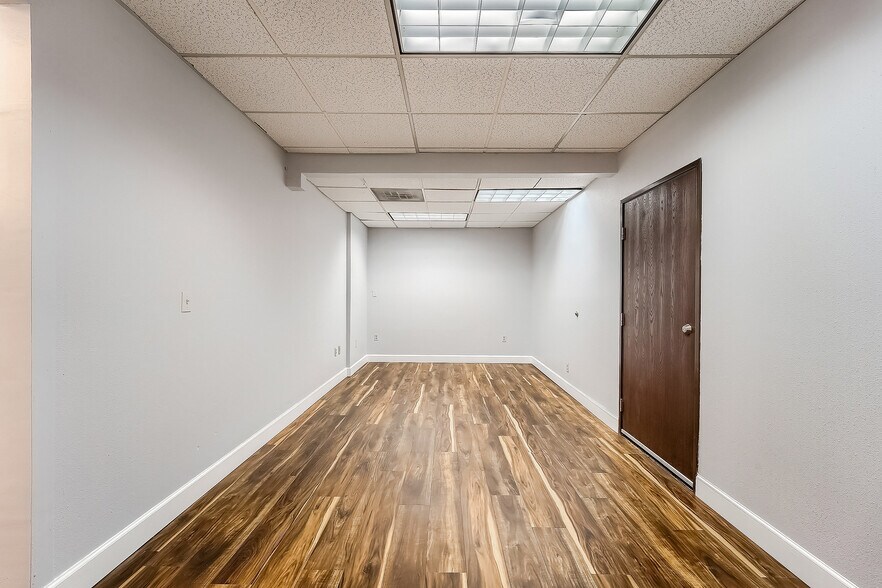 More Photos Of 5472 Arapahoe Ave, Boulder Auto Repair For Lease