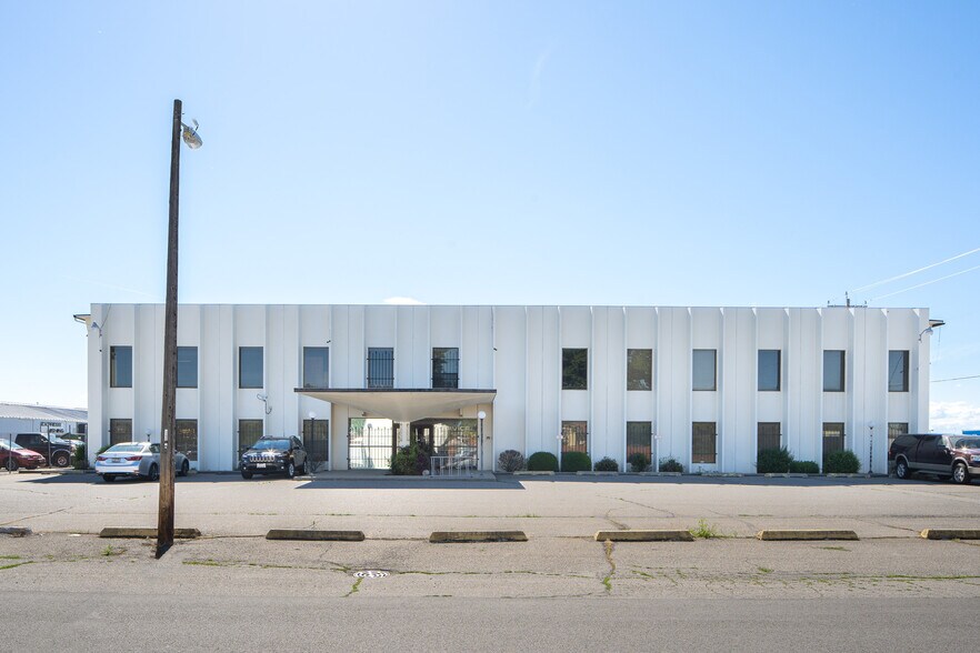 More Photos Of 229 N Ella Rd, Spokane Office For Sale