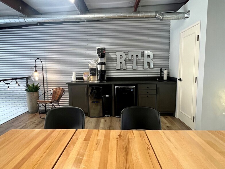 More Photos Of 6679 Prosper Rd, Edmond Showroom For Sale