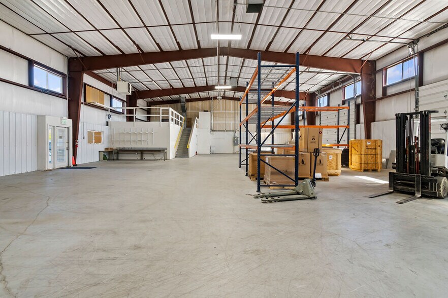 More Photos Of 562 W Crete Cir, Grand Junction Warehouse For Sale