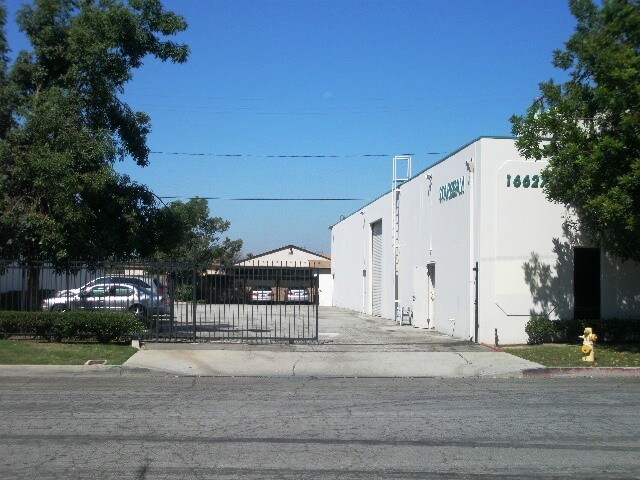 More Photos Of 16627 Parkside Ave, Cerritos Warehouse For Lease