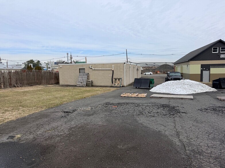 More Photos Of 1525 Parkway Ave, Trenton Manufacturing For Lease
