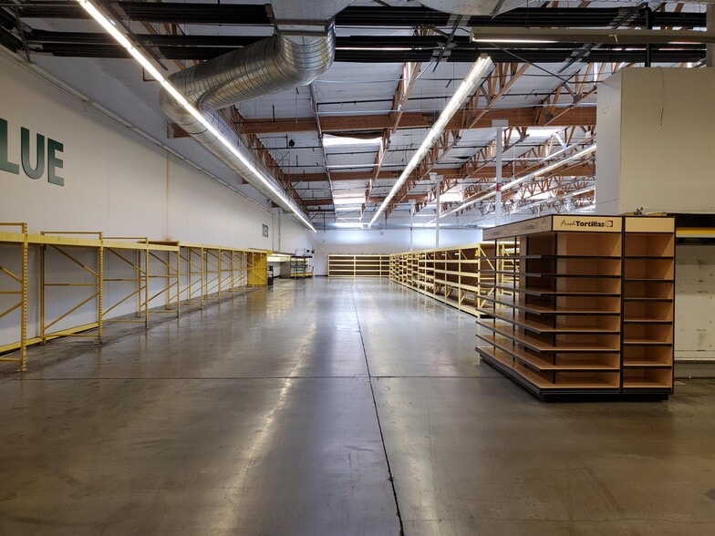 More Photos Of 26905-26953 Mission Blvd, Hayward Unknown For Lease
