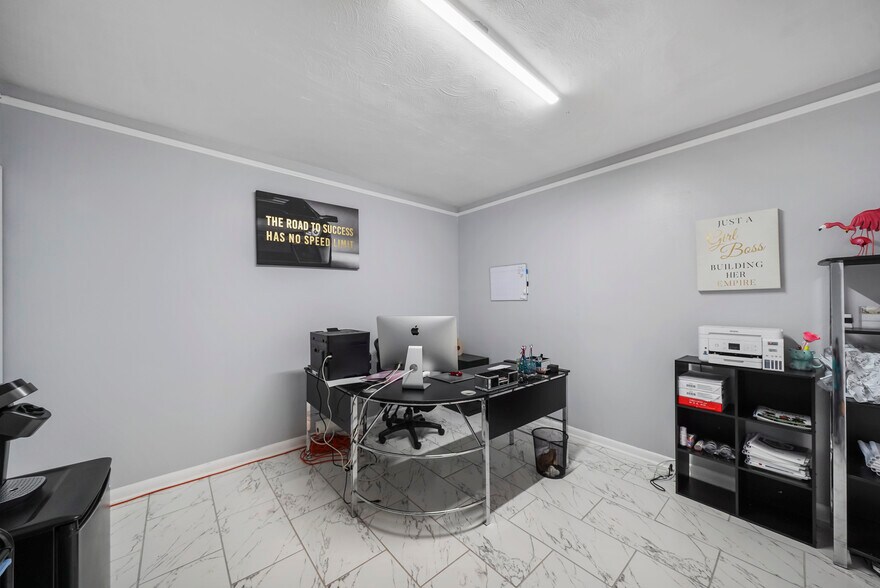 More Photos Of 2815 N Main St, Baytown Office Residential For Sale