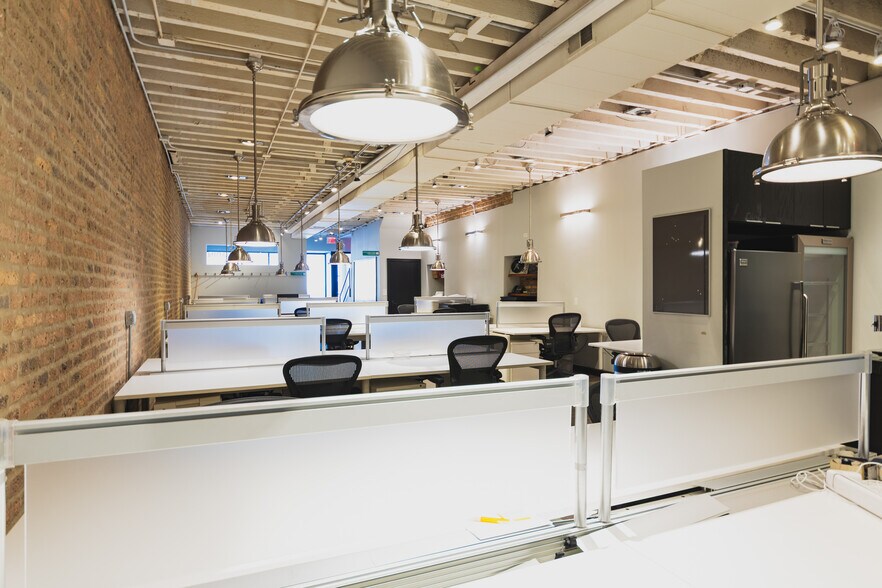 More Photos Of 21 W Illinois St, Chicago Office For Sale