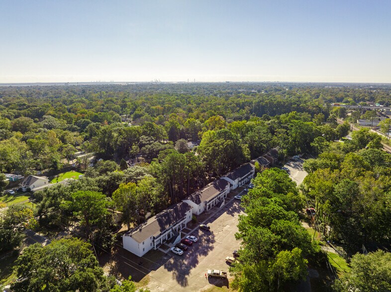 More Photos Of 1815 Sumner Ave, Charleston Apartments For Sale