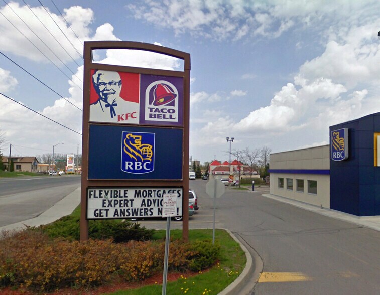 More Photos Of 16591 Yonge St, Newmarket Bank For Lease