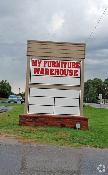 More Photos Of 16220 Alexander Rd, Alexander Warehouse For Lease